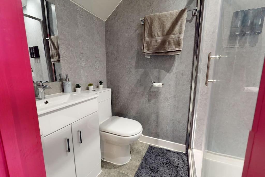 Vila Neat Retreat Graig Pontypridd Exteriér fotografie